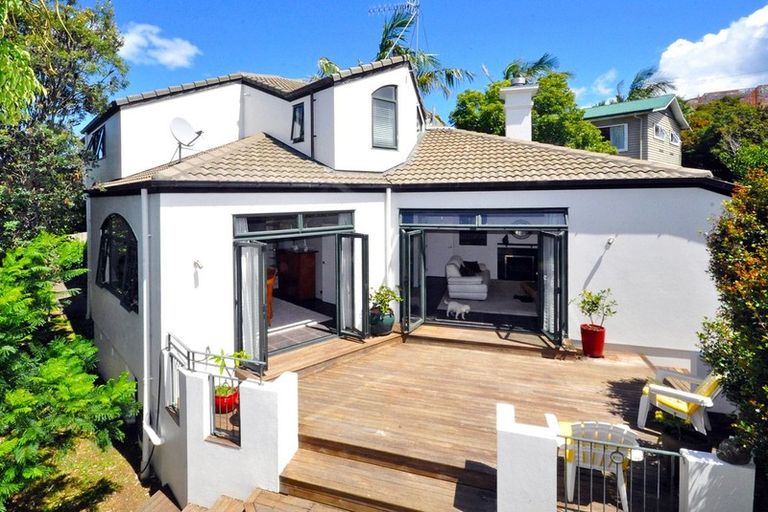Photo of property in 1/8 Tui Glen Road, Birkenhead, Auckland, 0626