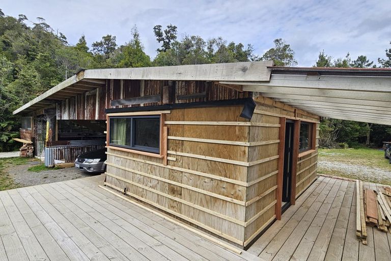 Photo of property in 215 Clifton Road, Kaiata, Greymouth, 7805