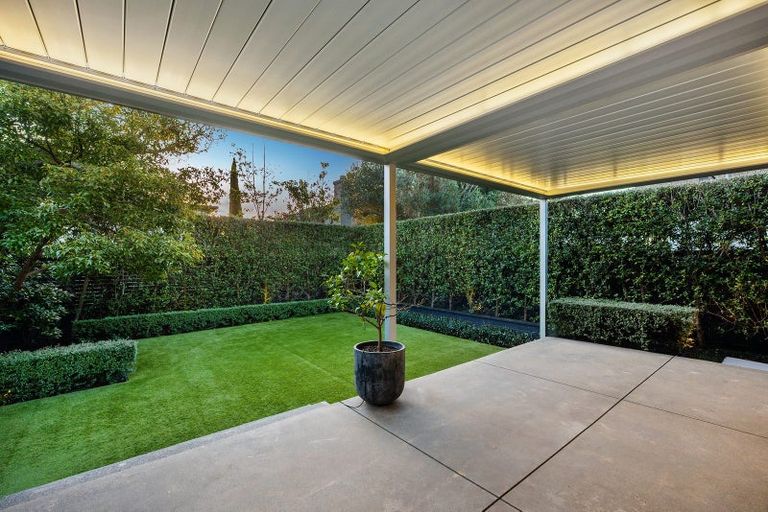 Photo of property in 28 Muritai Road, Milford, Auckland, 0620