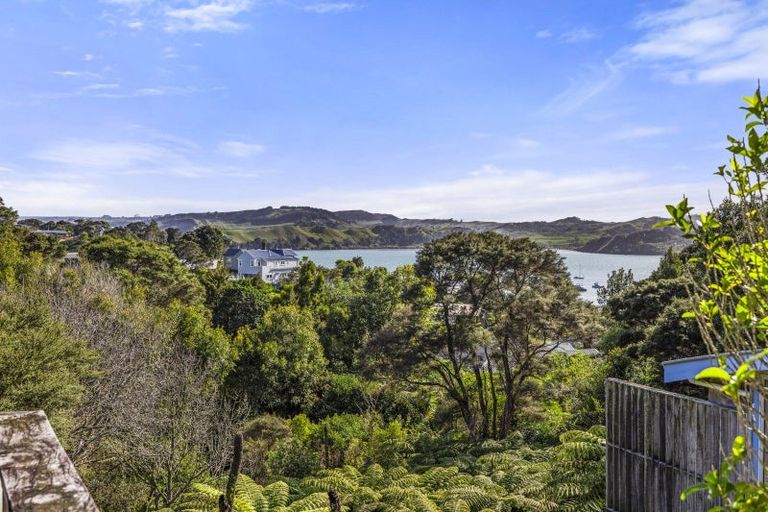 Photo of property in 4 Bay View Road, Raglan, 3225