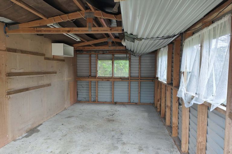 Photo of property in 9 Kereru Bend, Tawa, Wellington, 5028