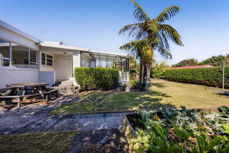 Photo of property in 14 Dives Avenue, Hawera, 4610