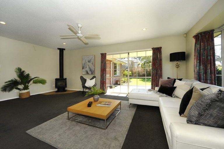 Photo of property in 11 Fieldmoor Place, Parklands, Christchurch, 8083