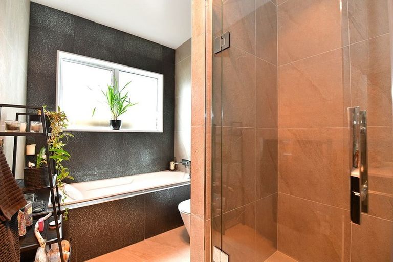 Photo of property in 9 Kaipuke Crescent, Gulf Harbour, Whangaparaoa, 0930