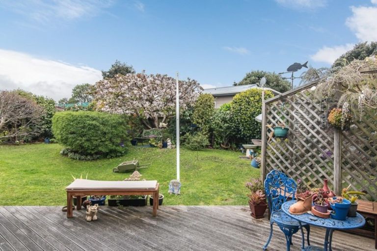Photo of property in 59 Queens Road, Waikanae Beach, Waikanae, 5036