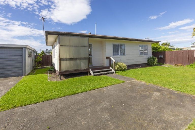 Photo of property in 2/15 Bedford Road, Marewa, Napier, 4110