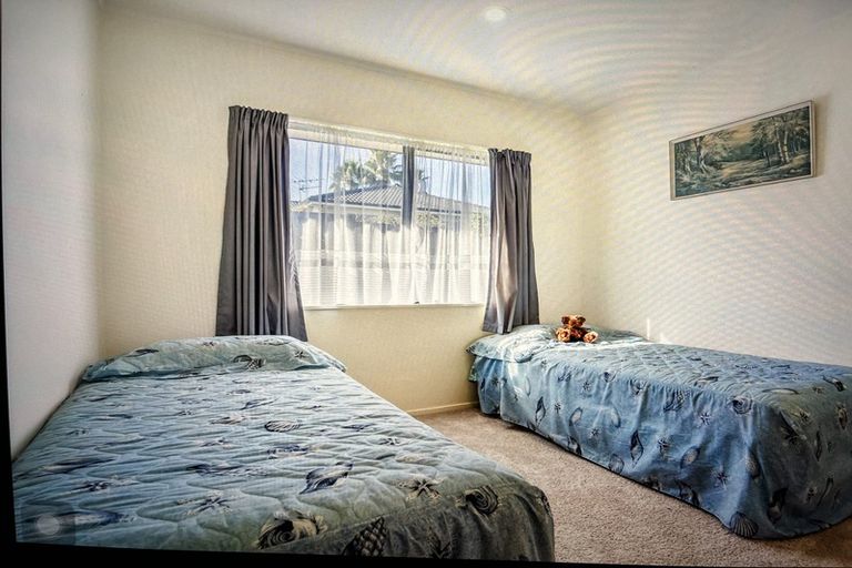 Photo of property in 38 Simmental Crescent, Somerville, Auckland, 2014