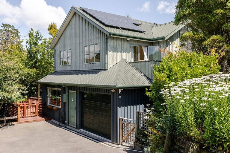 Photo of property in 8a Williams Terrace, Fitzherbert, Palmerston North, 4410