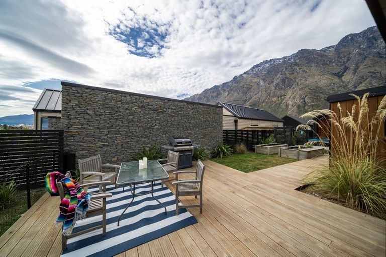 Photo of property in 11 Glenfiddich Road, Jacks Point, Queenstown, 9371