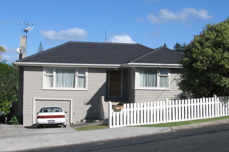 Photo of property in 6a Channel View Road, Campbells Bay, Auckland, 0630