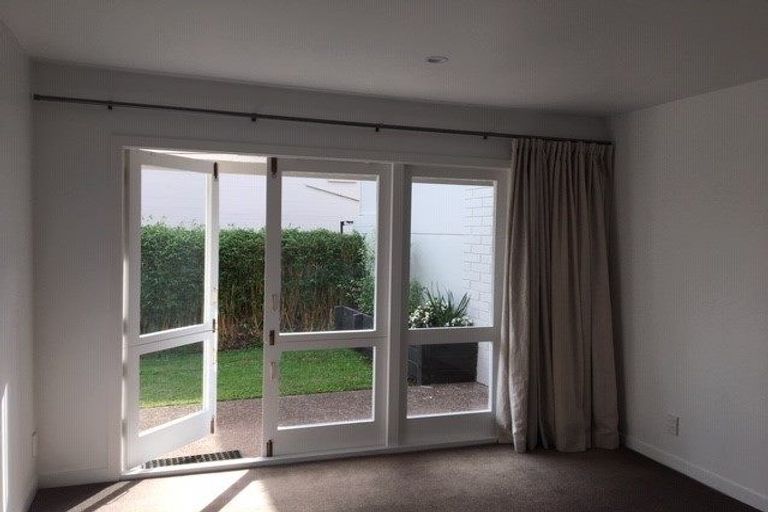 Photo of property in 1/281 Beach Road, Campbells Bay, Auckland, 0630