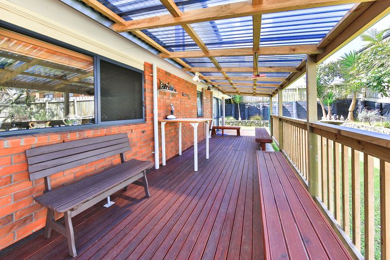 Photo of property in 8 Staten Place, Mangere, Auckland, 2022