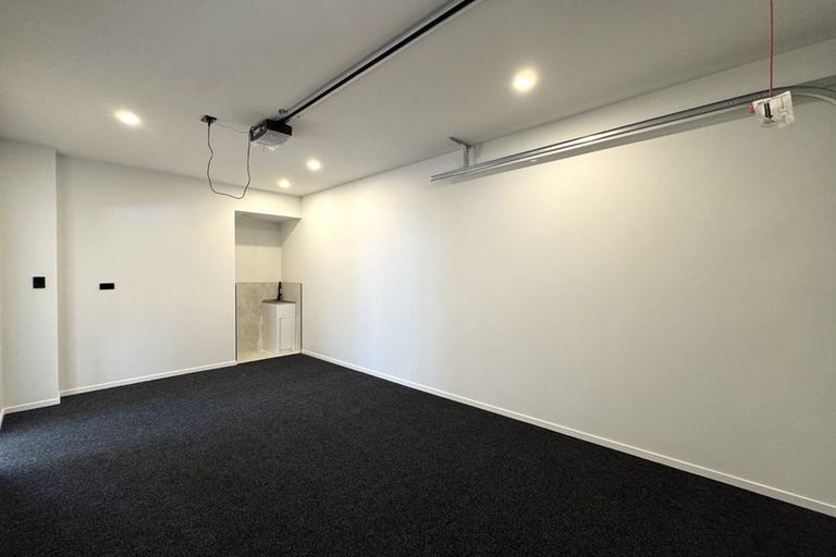 Photo of property in 4d Tainui Terrace, Mangere Bridge, Auckland, 2022