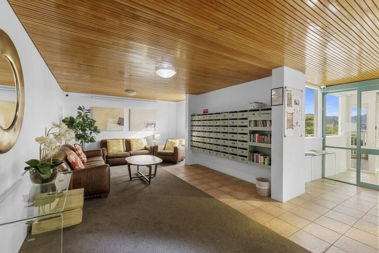 Photo of property in Gateway Apartments, 19 Maida Vale Road, Roseneath, Wellington, 6011