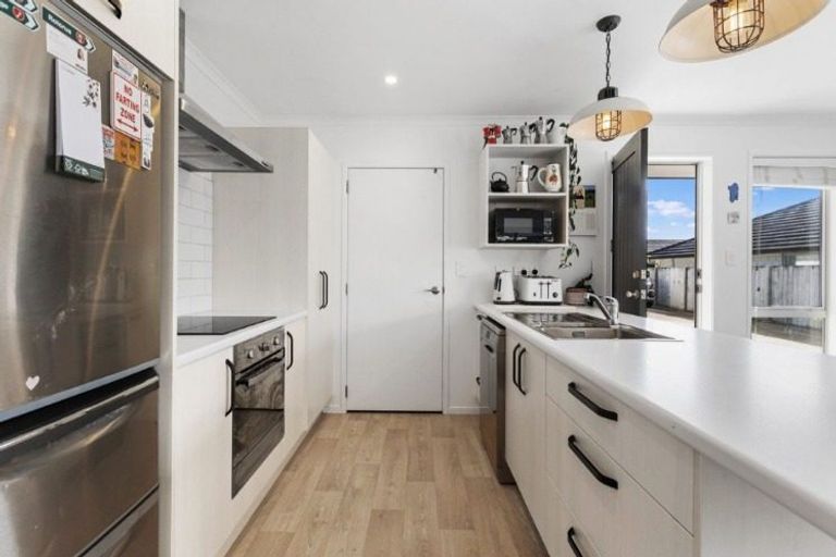 Photo of property in 24 Benmore Crescent, Pyes Pa, Tauranga, 3112