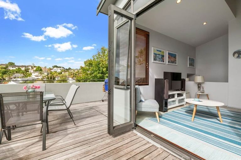 Photo of property in 51 Penguin Drive, Murrays Bay, Auckland, 0630