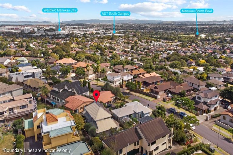 Photo of property in 2/12 Santa Monica Place, Goodwood Heights, Auckland, 2105