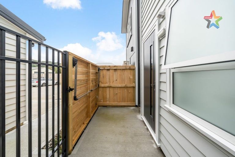 Photo of property in 3/41 Main Road, Wainuiomata, Lower Hutt, 5014