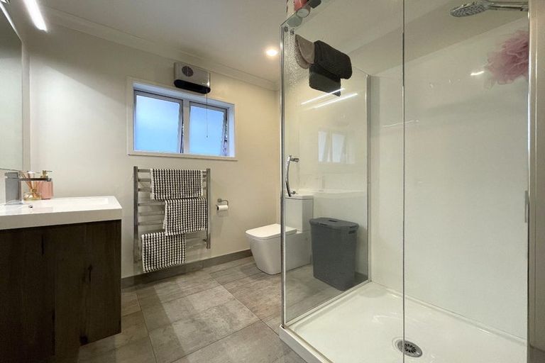 Photo of property in 11 Quibray Place, Botany Downs, Auckland, 2010