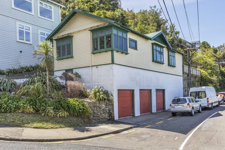Photo of property in 111 Eden Street, Island Bay, Wellington, 6023
