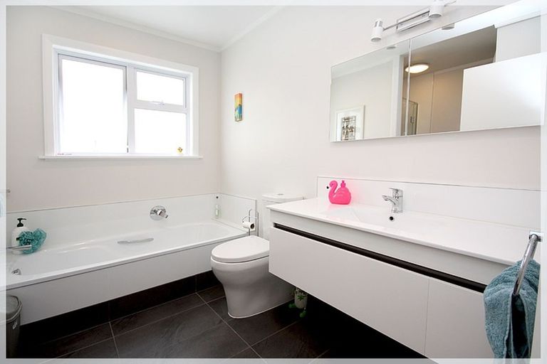 Photo of property in 115 Queen Street West, Levin, 5510