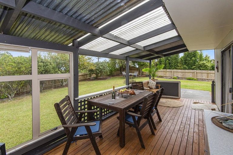 Photo of property in 57 View Road, Hikurangi, 0114