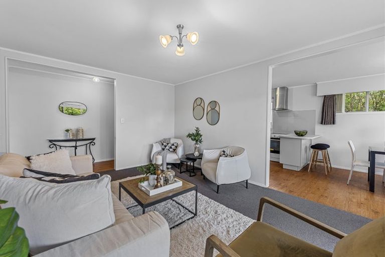 Photo of property in 2/4 Larne Avenue, Pakuranga Heights, Auckland, 2010