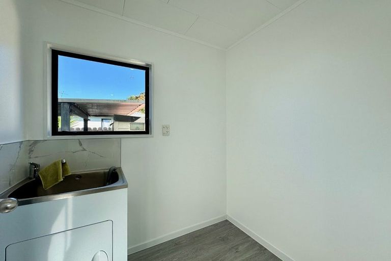 Photo of property in 1/22 Barneys Farm Road, Clendon Park, Auckland, 2103