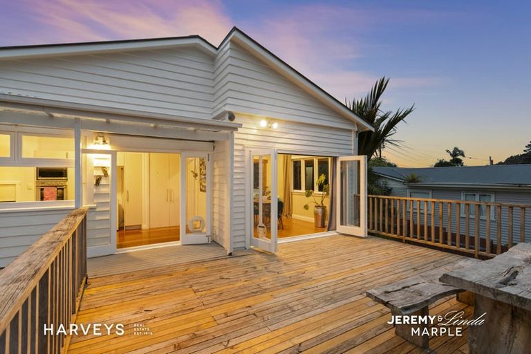 Photo of property in 1/10 Woodglen Road, Glen Eden, Auckland, 0602