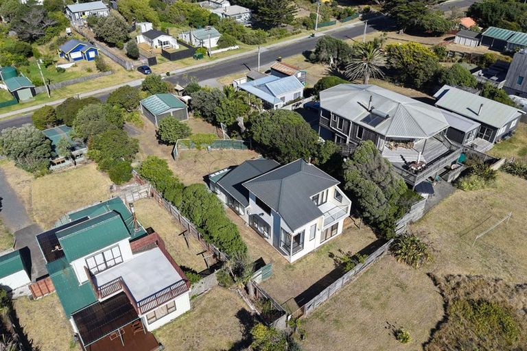 Photo of property in 105 Rua Avenue, Waitarere Beach, Levin, 5510