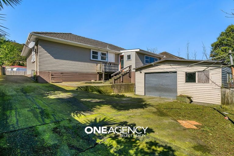 Photo of property in 90 Wood Street, Wainuiomata, Lower Hutt, 5014