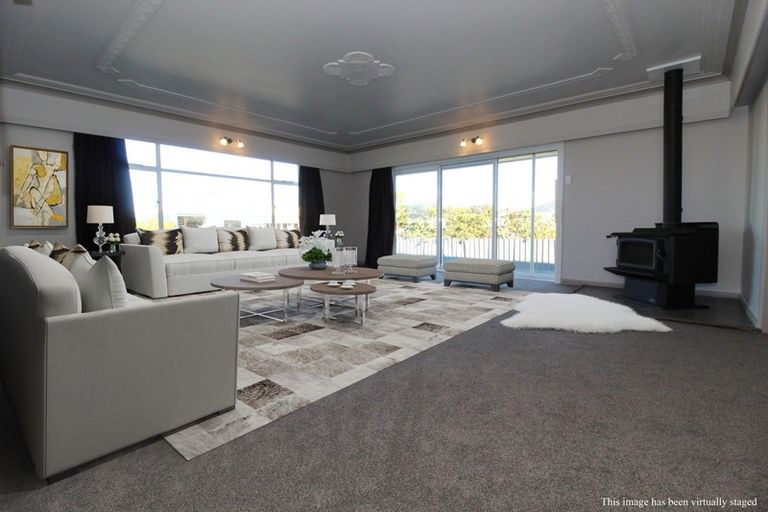 Photo of property in 30 Timaru Road, Waimate, 7924