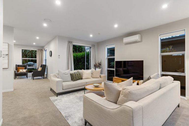 Photo of property in 6 Tuatini Place, Long Bay, Auckland, 0630