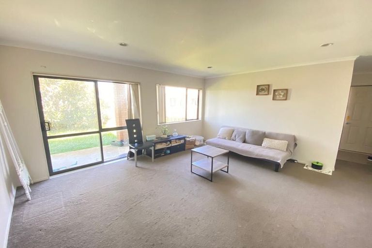 Photo of property in 38d Crossandra Drive, Mangere, Auckland, 2022