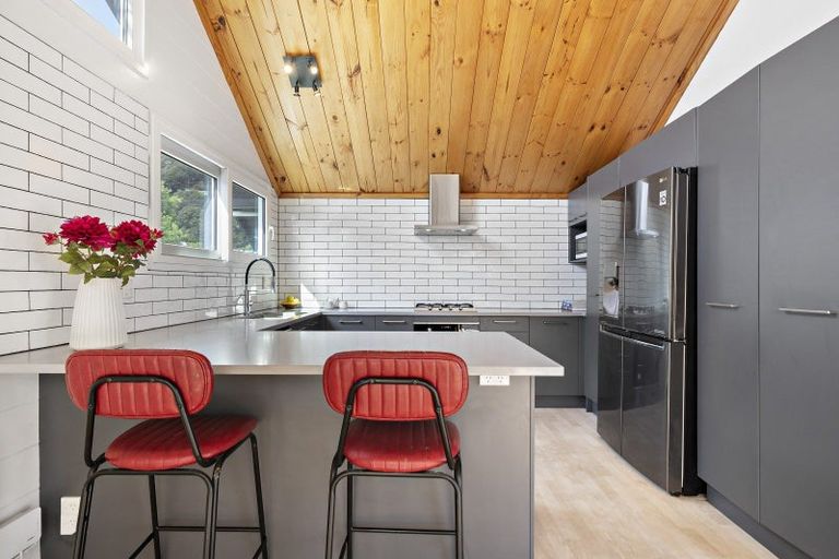 Photo of property in 407 Muritai Road, Eastbourne, Lower Hutt, 5013