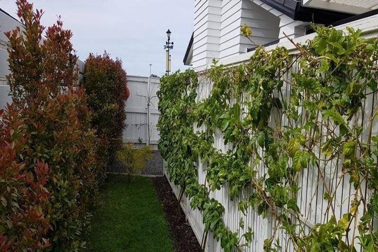 Photo of property in 8 Stace Hopper Drive, One Tree Point, 0118