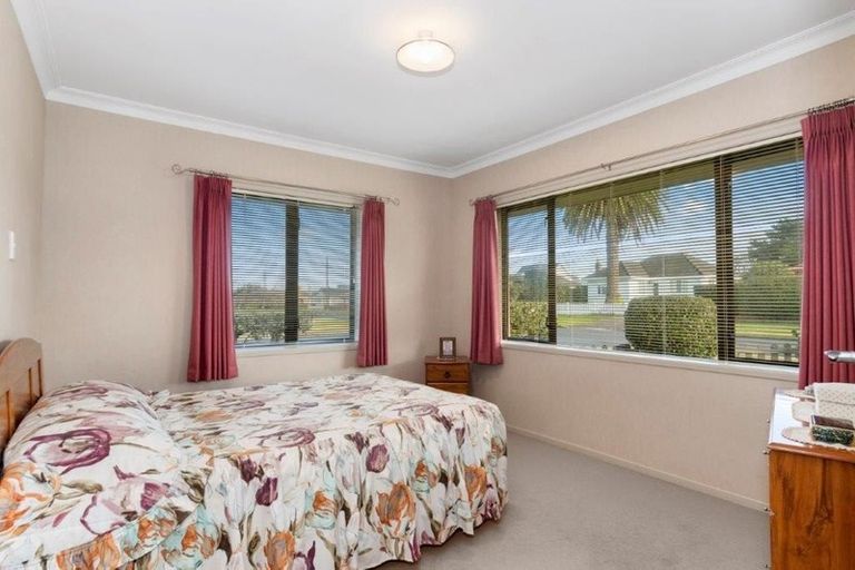 Photo of property in 2 Pemberton Crescent, Greerton, Tauranga, 3112