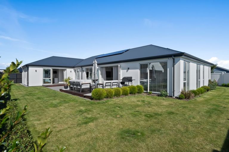 Photo of property in 10 Brooklands Street, Burwood, Christchurch, 8083