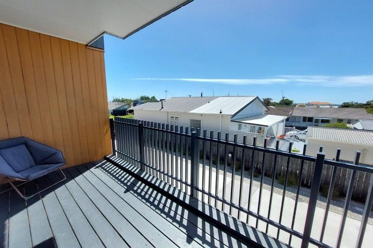 Photo of property in 5/128 Onewa Road, Northcote, Auckland, 0627