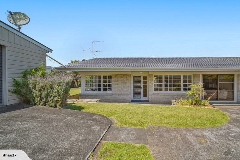 Photo of property in 2/52 Galsworthy Place, Bucklands Beach, Auckland, 2014