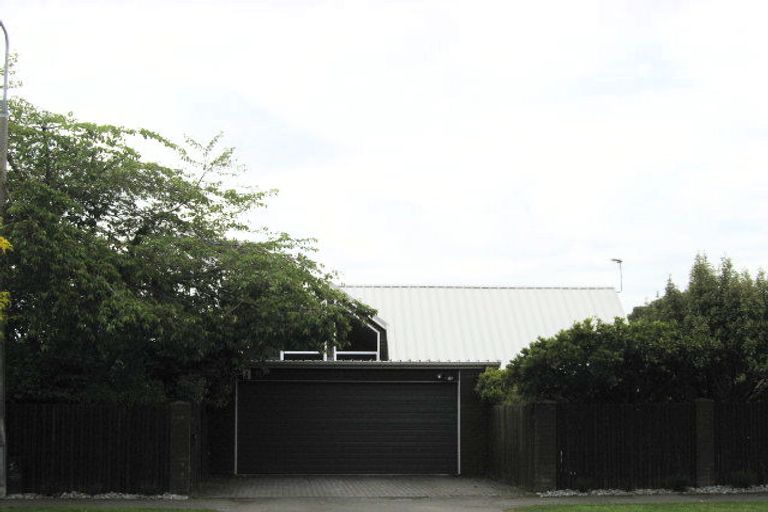 Photo of property in 105 Grahams Road, Burnside, Christchurch, 8053