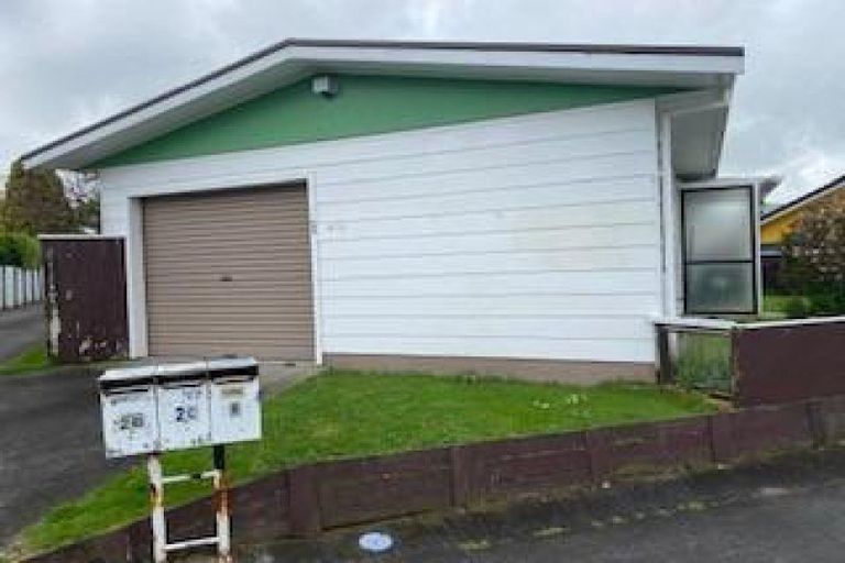 Photo of property in 1/2 Russell Street, Whanganui, 4500