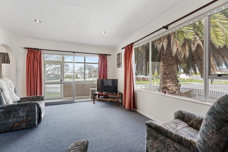Photo of property in 2 Newton Place, Westbrook, Palmerston North, 4412