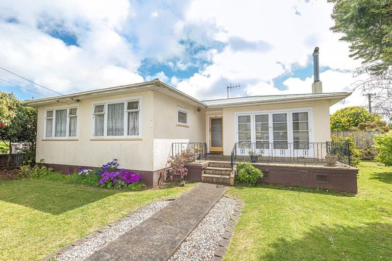Photo of property in 26 Selwyn Crescent, College Estate, Whanganui, 4500