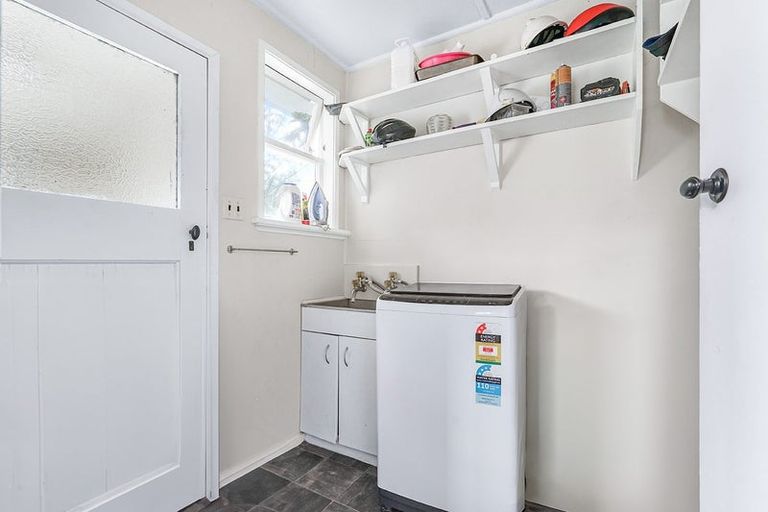 Photo of property in 50 Sare Crescent, Fairfield, Hamilton, 3214