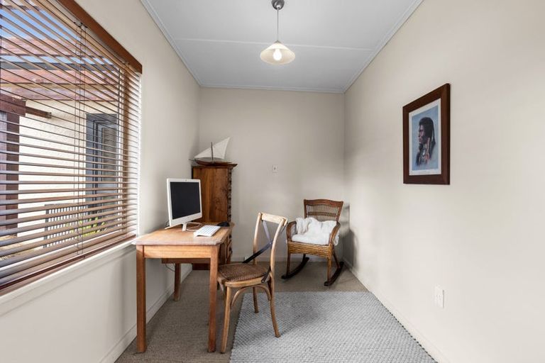 Photo of property in 23 Guthrie Road, Havelock North, 4130