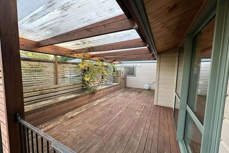 Photo of property in 8a Riverstone Drive, Riverstone Terraces, Upper Hutt, 5018