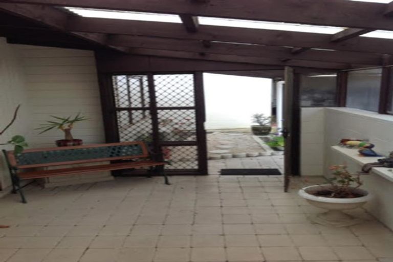 Photo of property in 2/54 Ray Small Drive, Pahurehure, Papakura, 2113