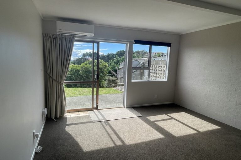 Photo of property in 65a Horokiwi Road West, Newlands, Wellington, 6037