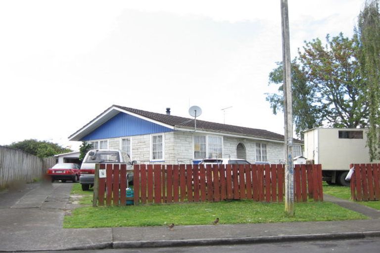 Photo of property in 14 Joanne Place, Rosehill, Papakura, 2113